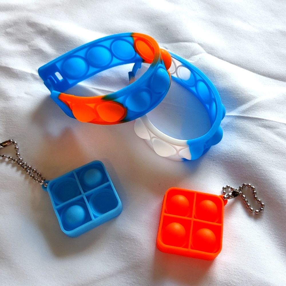 Kids Popit Bracelets & Keychains - 4 Pack!